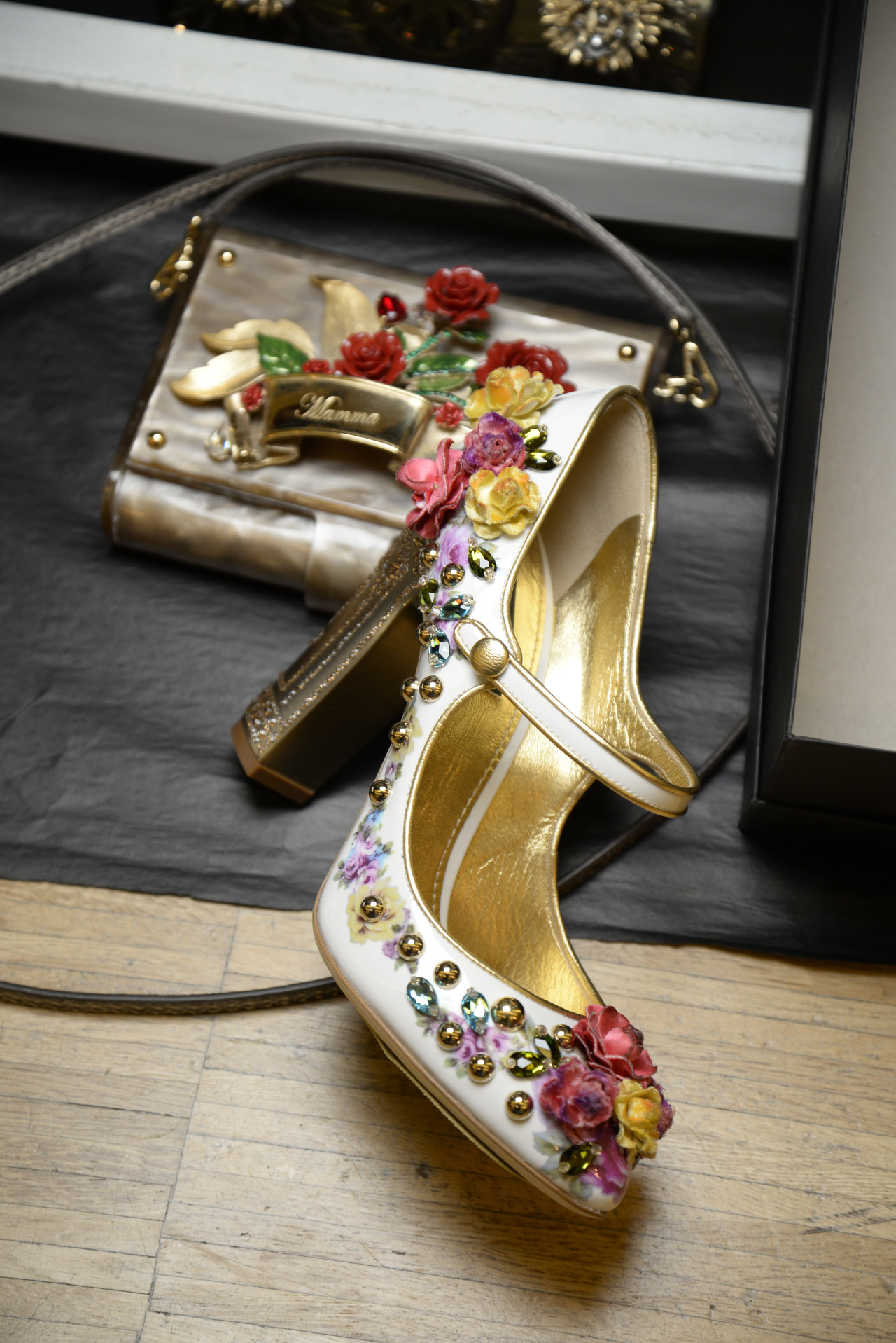 Expo2015, shoes, heels personal shopper, personal stylist, image consultant, Silk Gift Milan, shopping, shopping in milan, milan