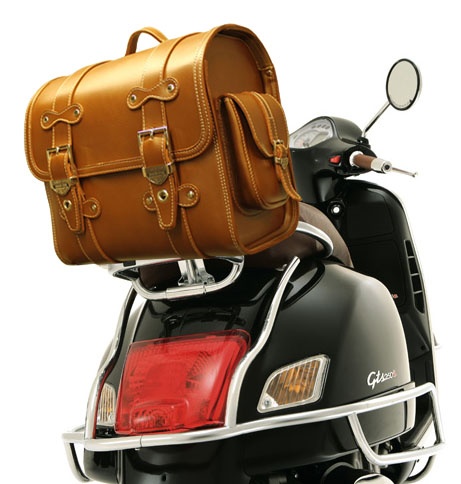 Amanda Archetti man menswear shopping milan suitcase silkgiftmilan imageconsultant personalshopper personalstylist